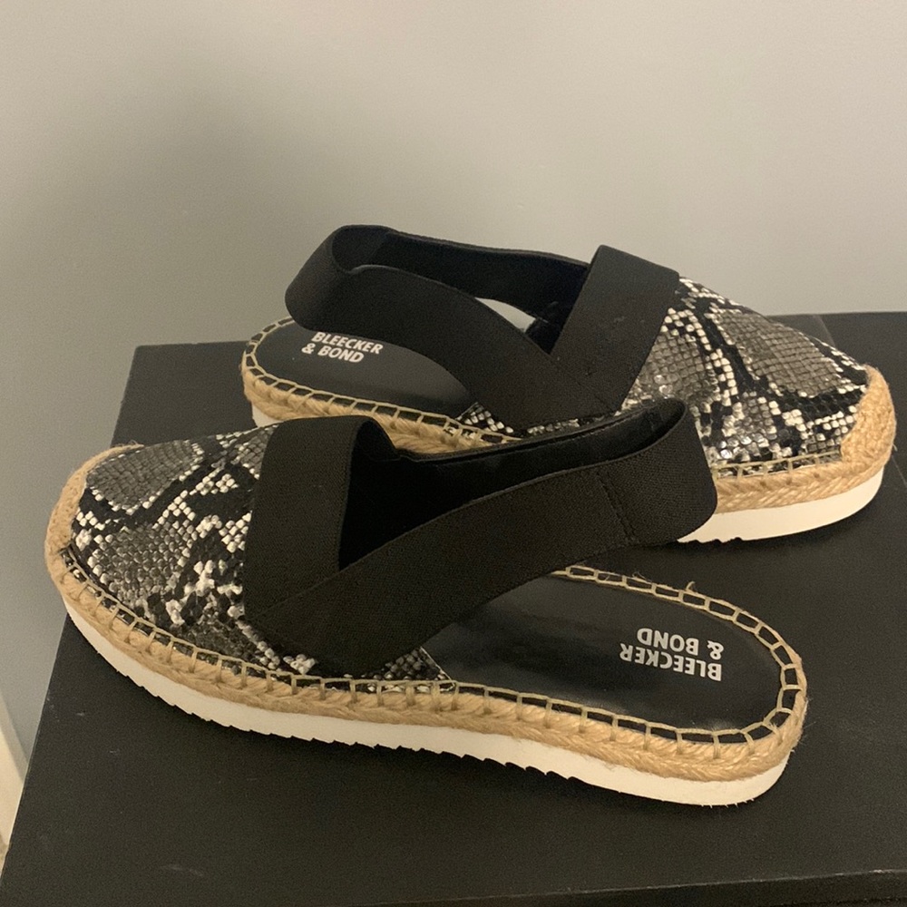 Leopard Slingback Sandal..size 8